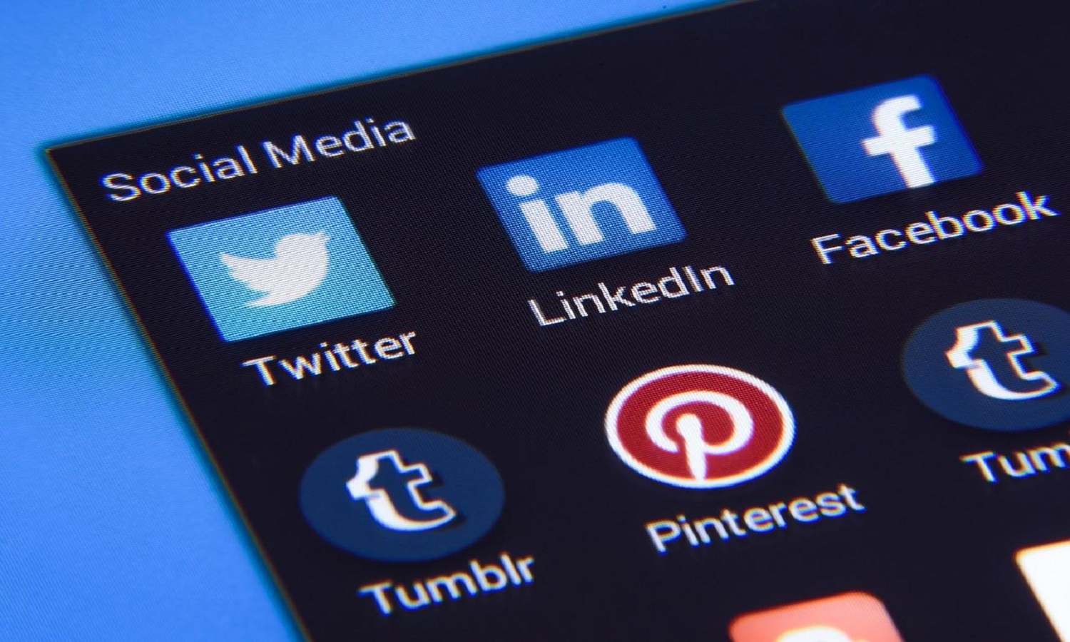 How is Social Media Marketing Different from Traditional Marketing?